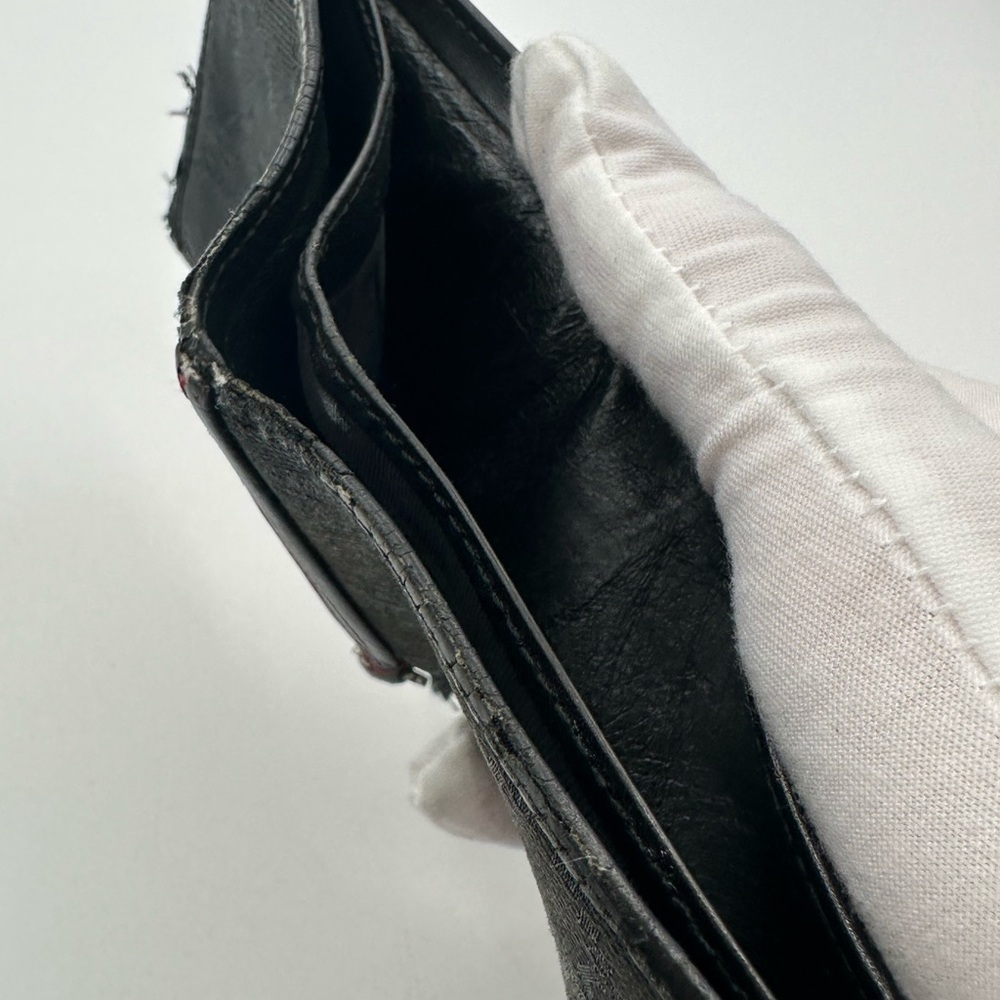 Gucci Bi Fold Wallet - Picture 14 of 15
